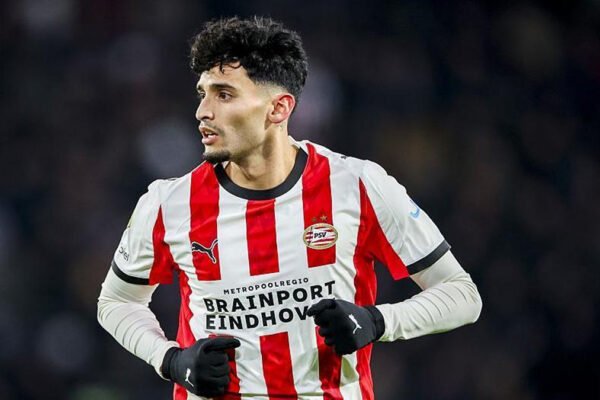 Ricardo Pepi plays for PSV during an Eredivisie match