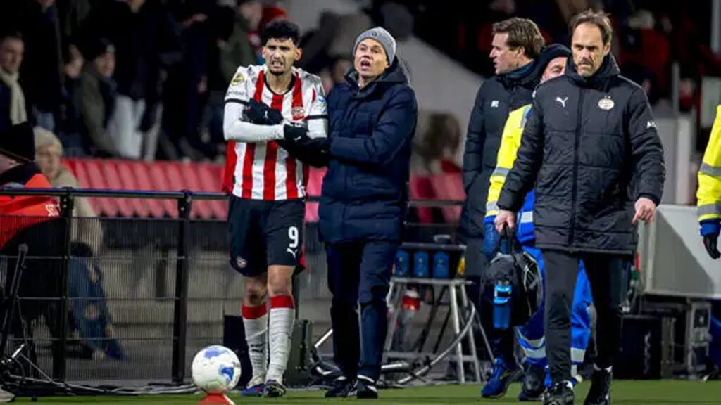 Pepi walks off the pitch with forearm in protective brace