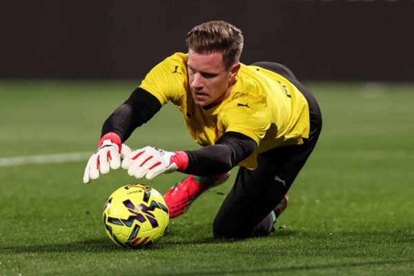 Ter Stegen warms up in Girona kit before a league match