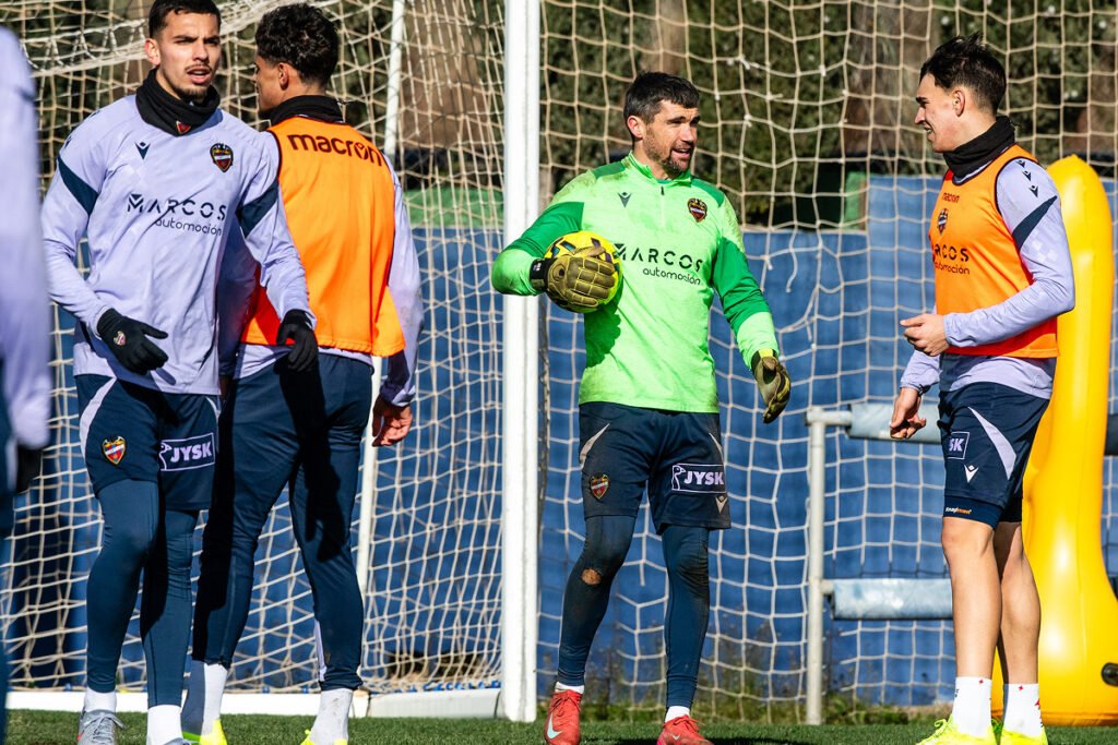 Levante players in a training session during final preparations for the trip to Bilbao.