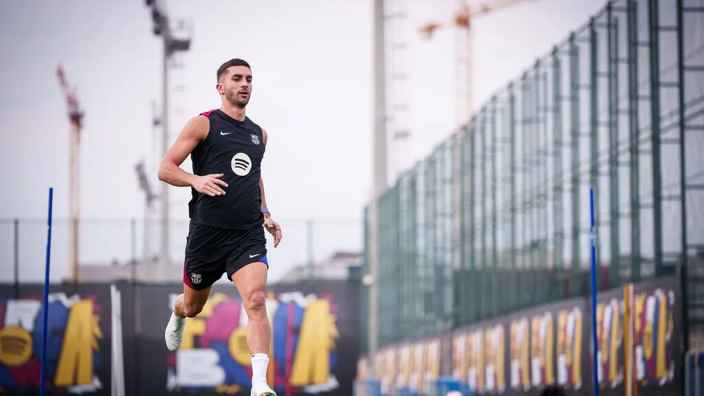 Ferran Torres during a Barcelona training session ahead of the Copa semi-final.